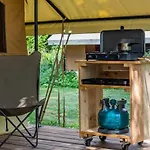 Camping Onlycamp Les Vailhés *